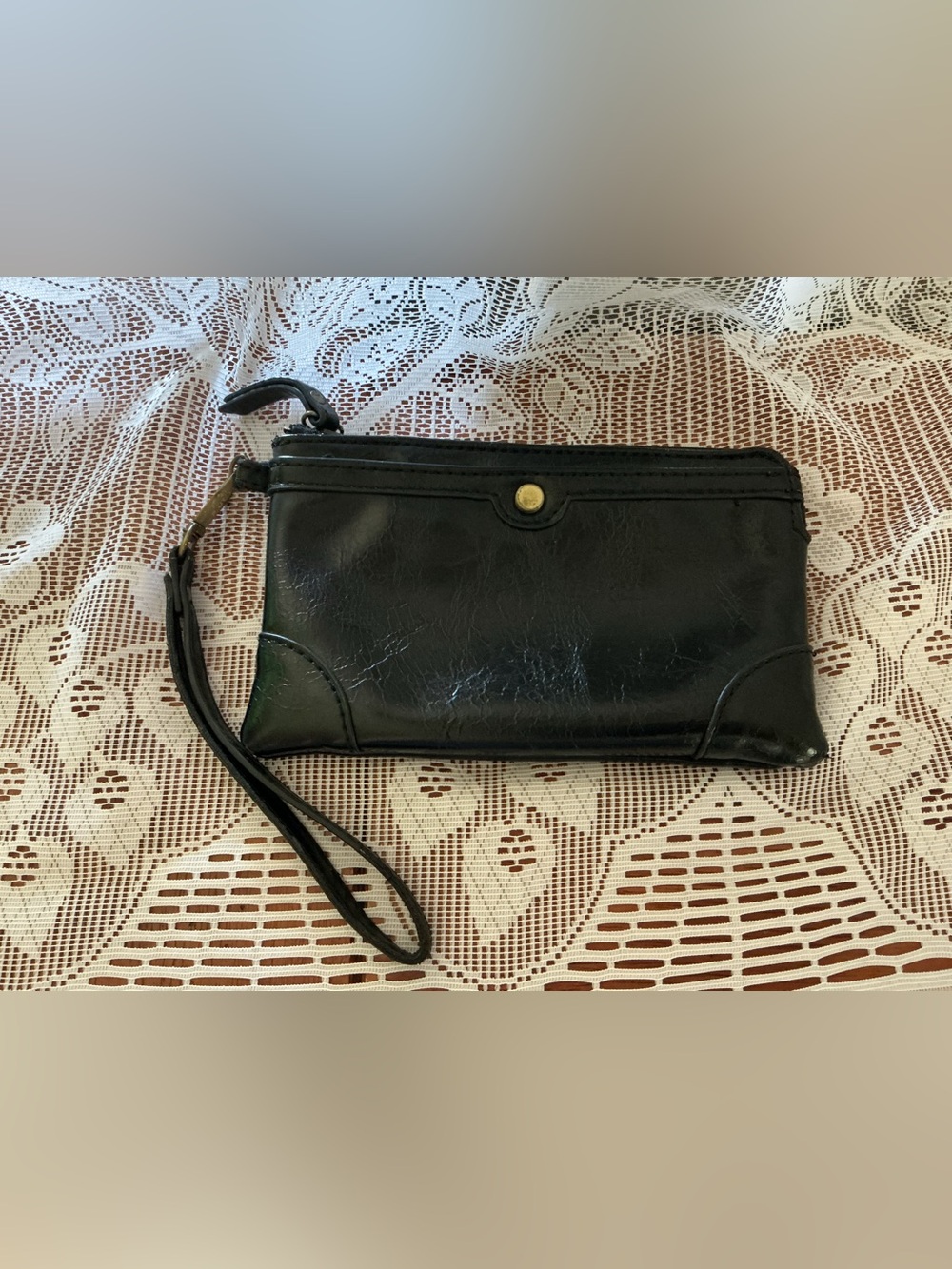ANTIK KRAFT Classic Black Leather Wristlet Clutch